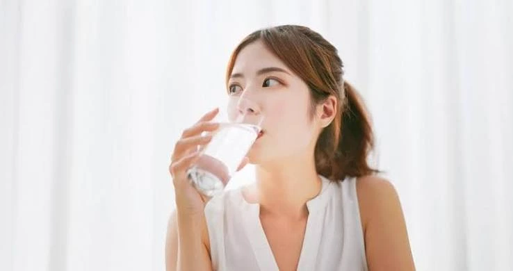 stay hydrated by drinking water